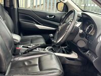 NISSAN NAVARA