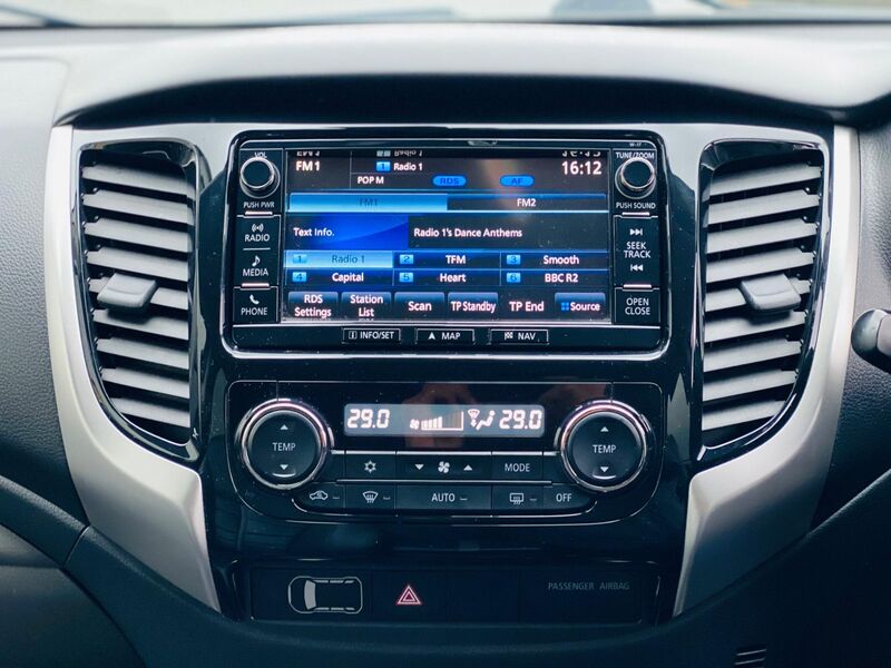 MITSUBISHI L200