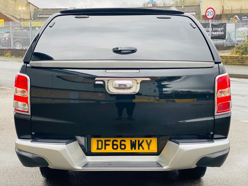 MITSUBISHI L200