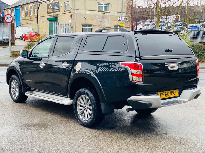 MITSUBISHI L200
