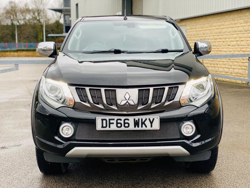 MITSUBISHI L200