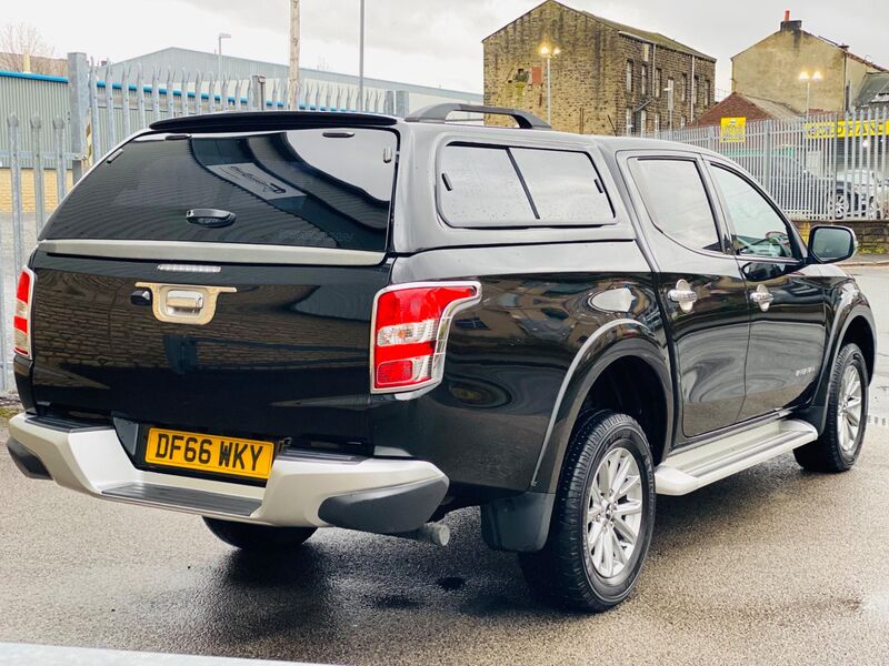 MITSUBISHI L200