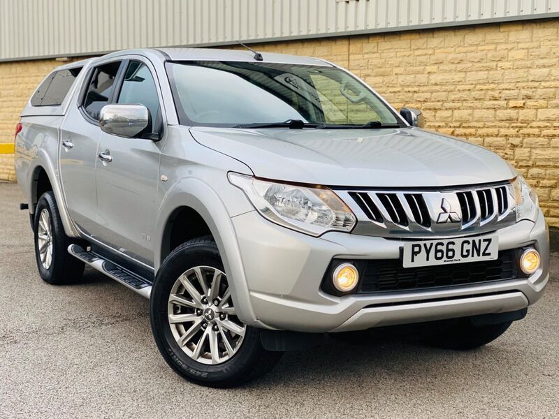 MITSUBISHI L200
