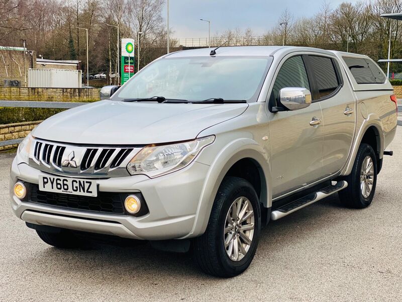 MITSUBISHI L200
