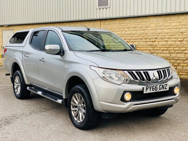 MITSUBISHI L200