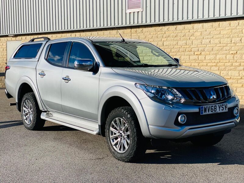 MITSUBISHI L200