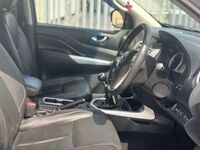 NISSAN NAVARA
