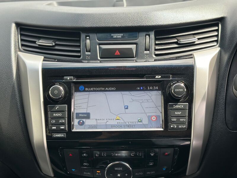 NISSAN NAVARA
