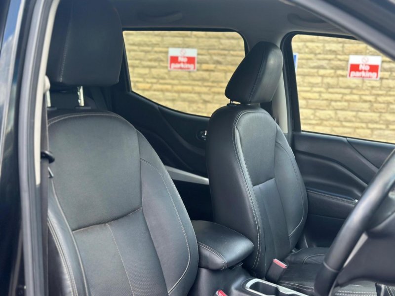 NISSAN NAVARA