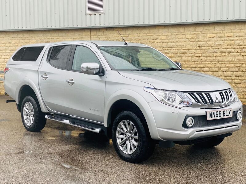 MITSUBISHI L200