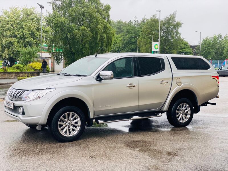 MITSUBISHI L200