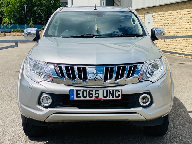 MITSUBISHI L200