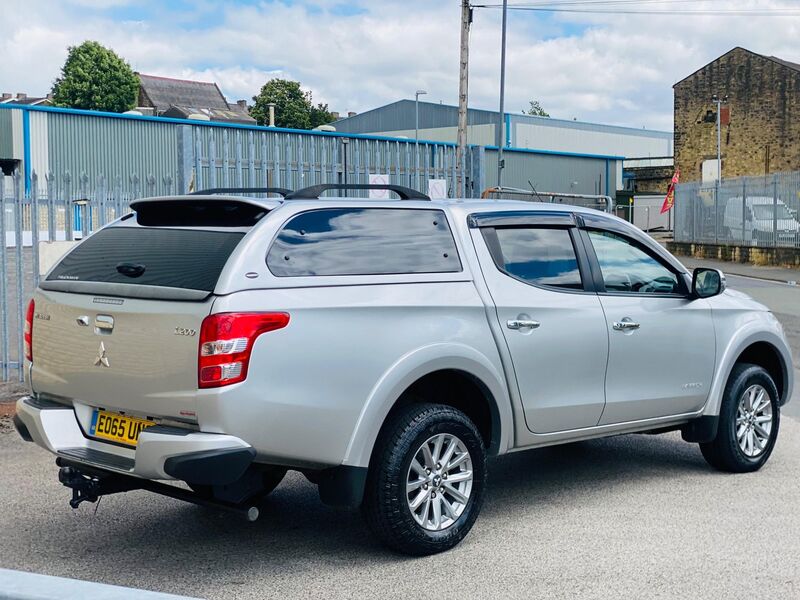 MITSUBISHI L200