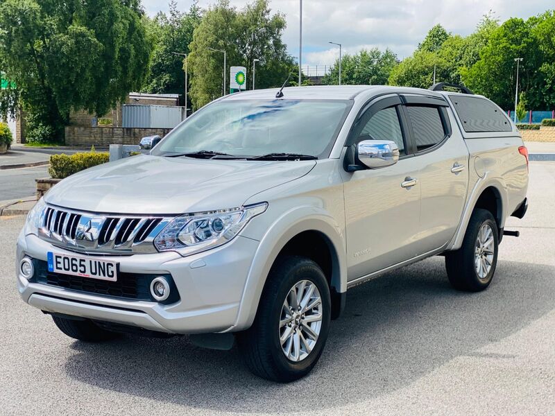 MITSUBISHI L200