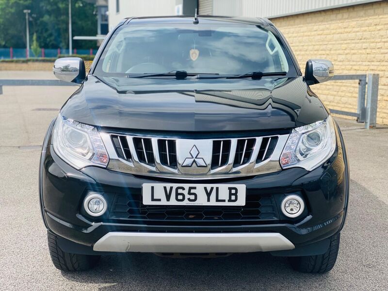MITSUBISHI L200