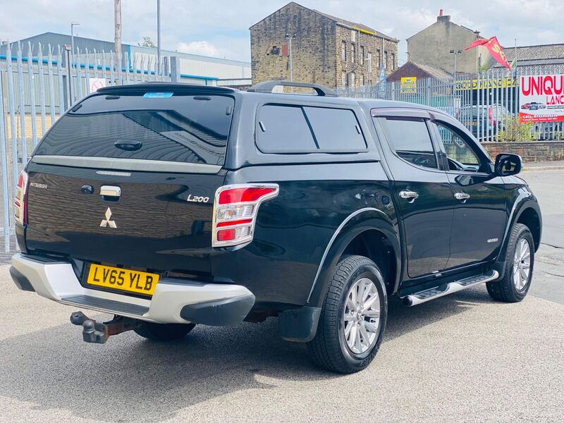 MITSUBISHI L200