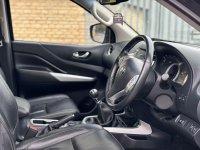 NISSAN NAVARA