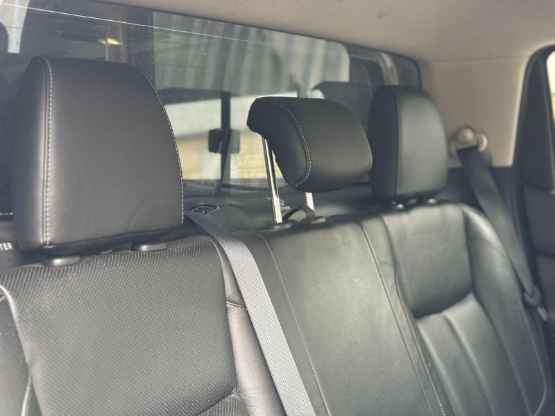 NISSAN NAVARA