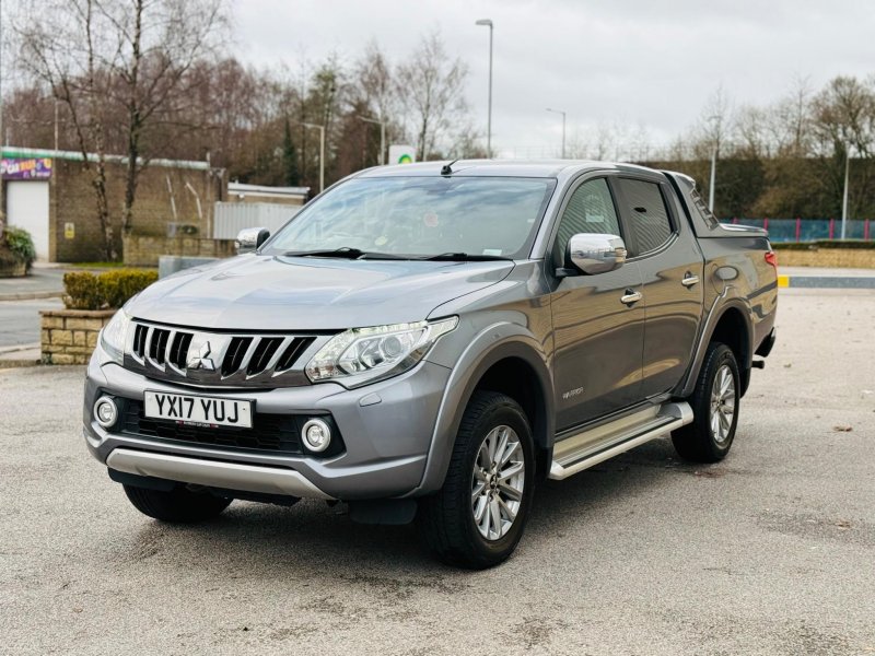 MITSUBISHI L200