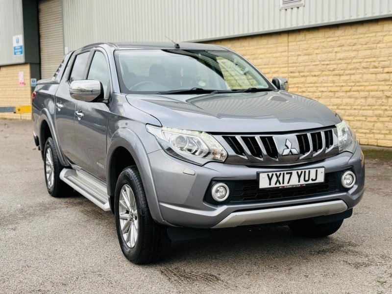 MITSUBISHI L200