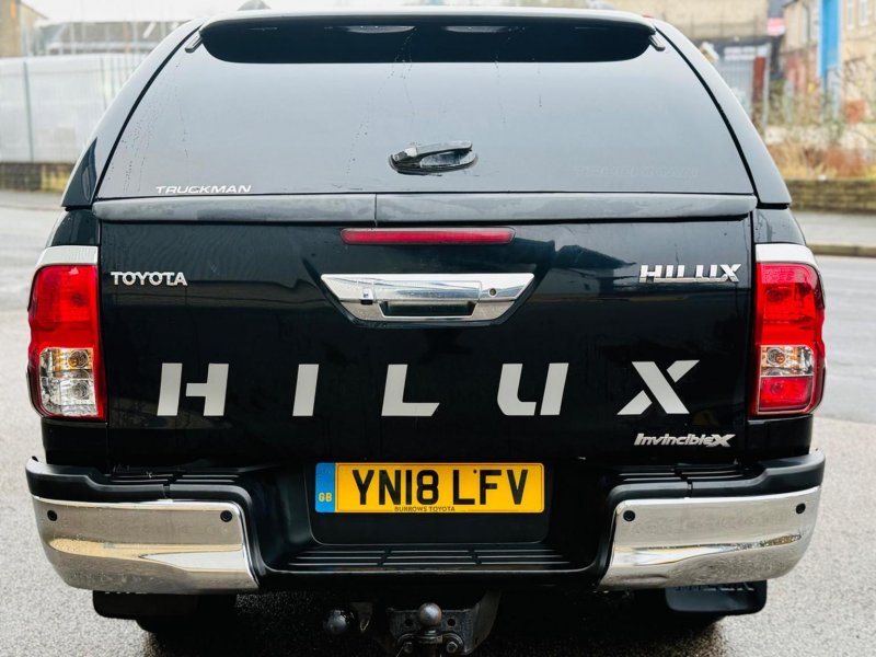 TOYOTA HILUX