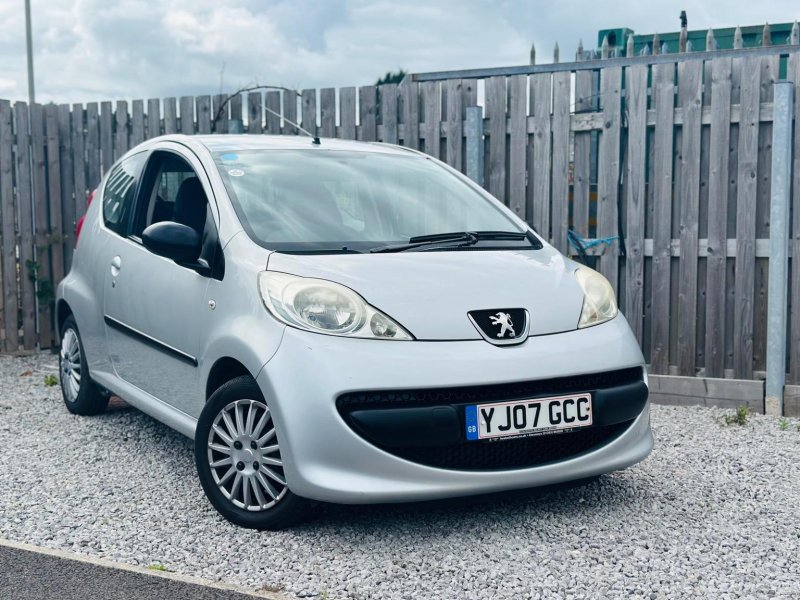 PEUGEOT 107